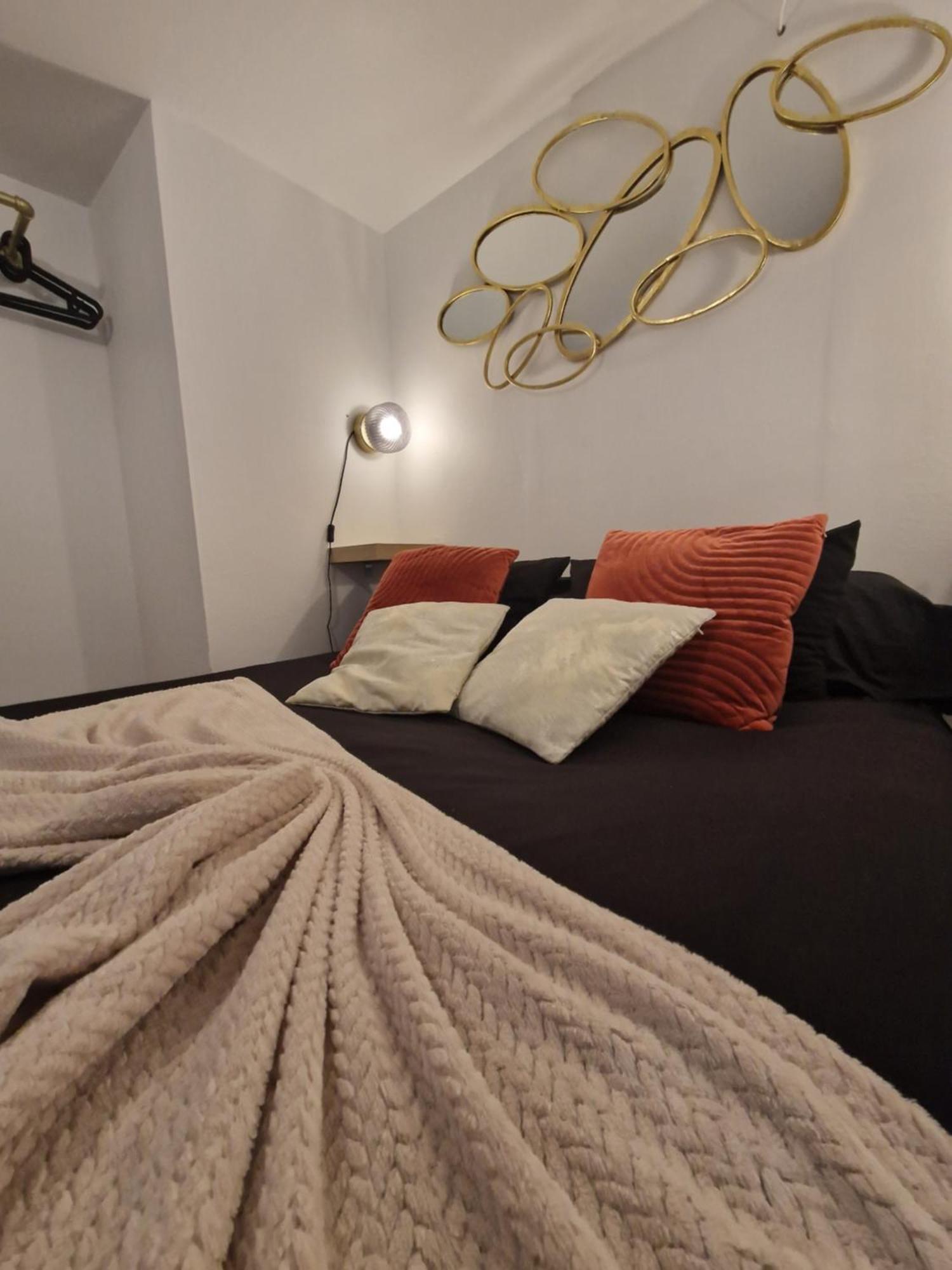Appartamento Le Petit Triplex Des Carmelites -Coeur Historique Rouen Esterno foto